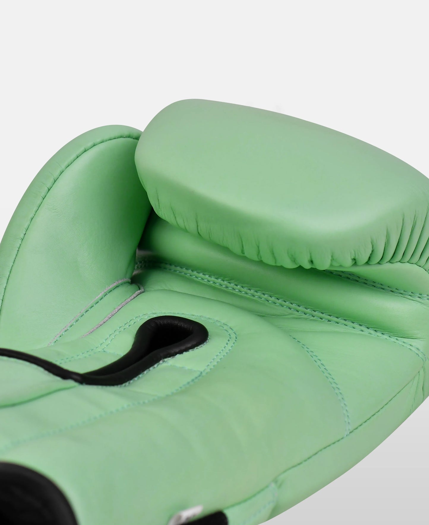 Sparring Gloves in Light-Moss Green – Sleek Leather Boxing Gloves
